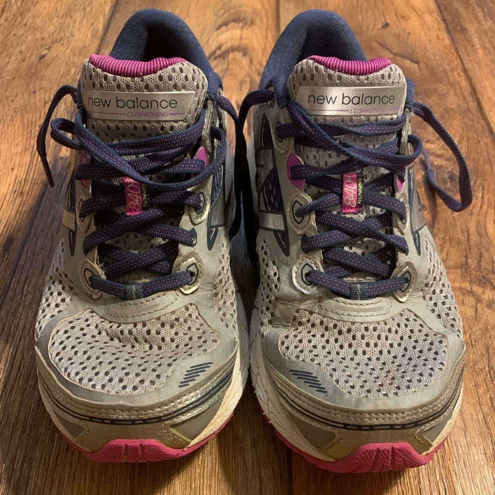 New Balance Women's Athletic Shoes in Gray and Pink